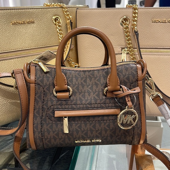 MICHAEL KORS
Carine Extra-Small Logo Satchel
Brown Signature 
NWT - Picture 4 of 16